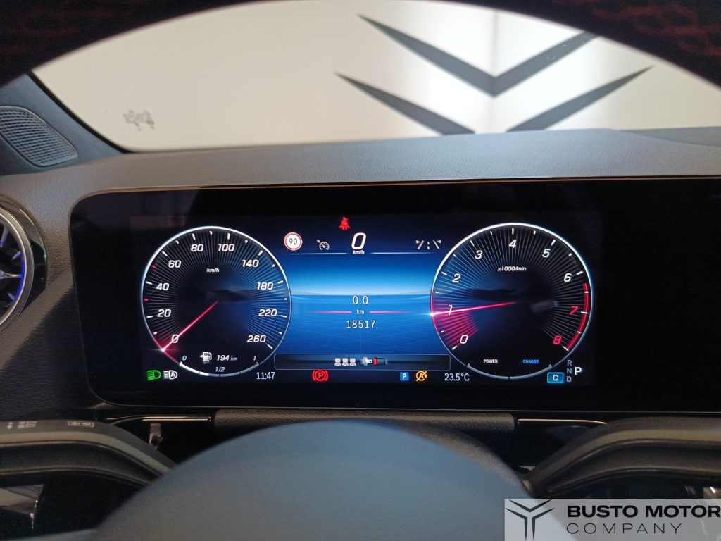 MERCEDES-BENZ GLA 200 AMG Line Premium auto - 14