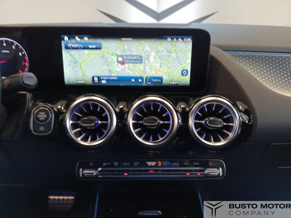 MERCEDES-BENZ GLA 200 AMG Line Premium auto - 18