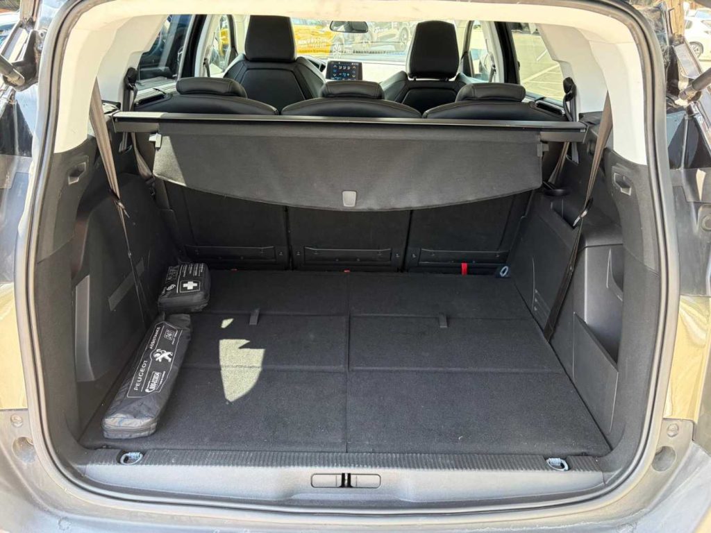 PEUGEOT 5008 1.5 bluehdi Allure s&s 130cv 7p.ti eat8 - 11