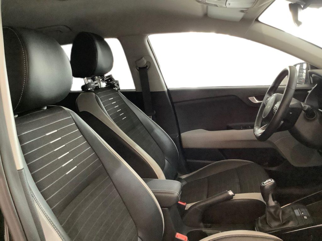 KIA Stonic 1.0 T-GDi 100 CV MHEV MT Black Edition - 9