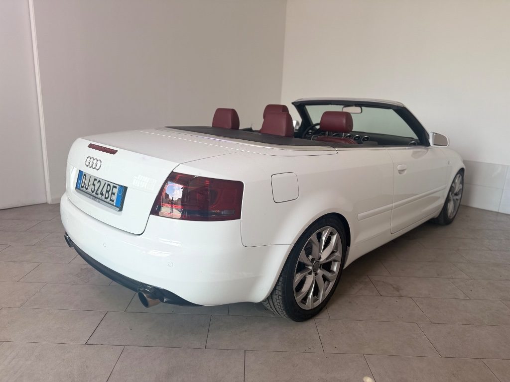 AUDI A4 Cabriolet 2.0 16V TFSI multitronic SLINE - 14