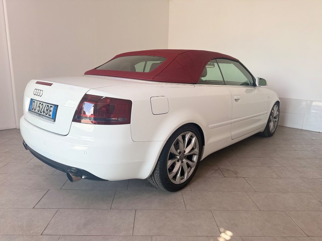 AUDI A4 Cabriolet 2.0 16V TFSI multitronic SLINE - 20