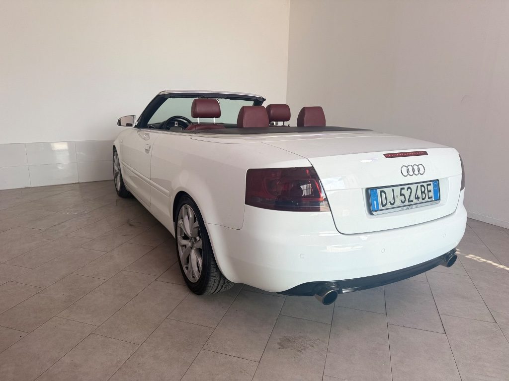 AUDI A4 Cabriolet 2.0 16V TFSI multitronic SLINE - 5
