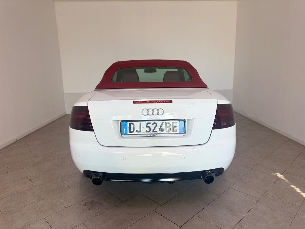AUDI A4 Cabriolet 2.0 16V TFSI multitronic SLINE - 22