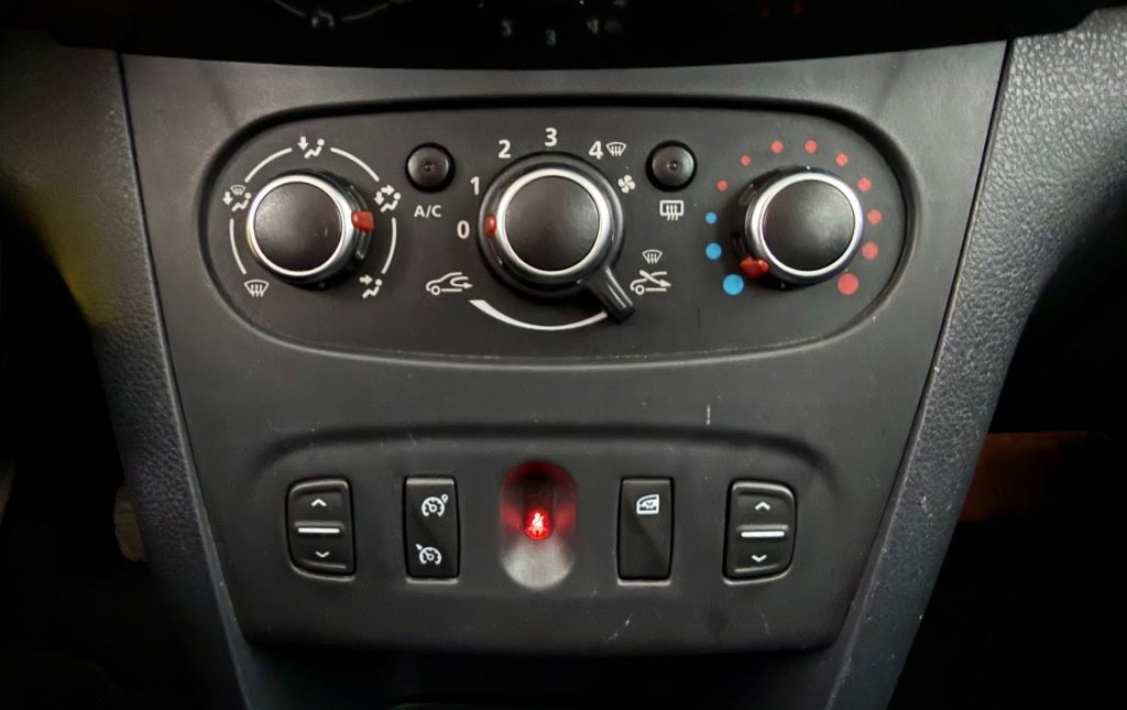 DACIA Sandero Stepway 1.5 dCi 8V 90CV Start&Stop - 17
