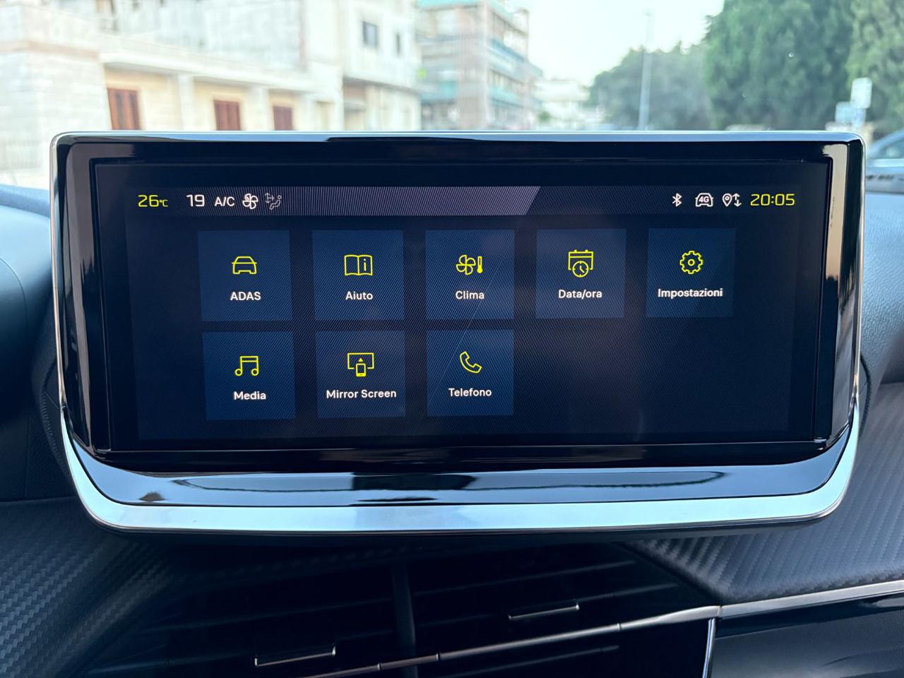 PEUGEOT 2008 Hybrid 145 e-DCS6 Allure. - 28