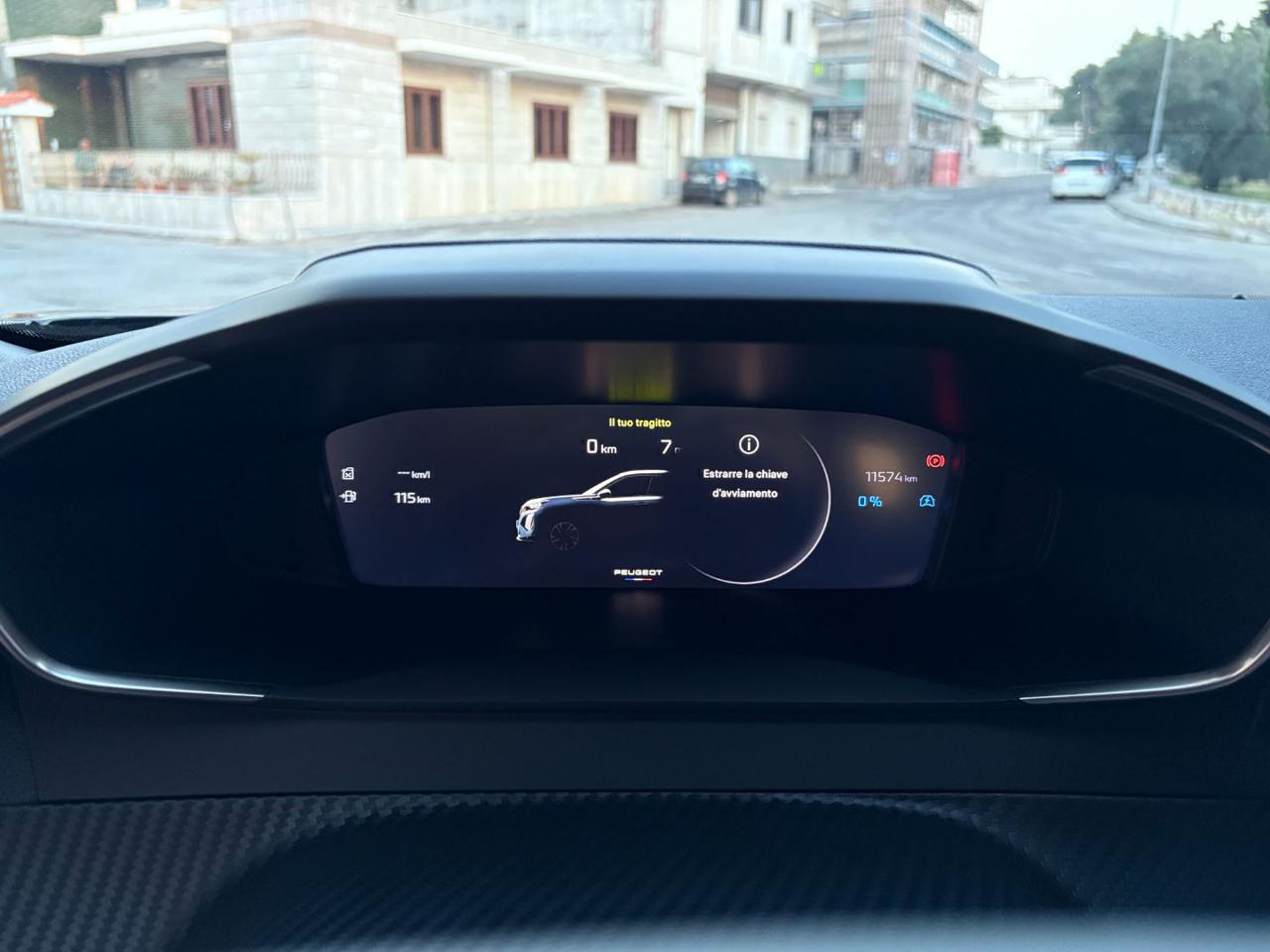 PEUGEOT 2008 Hybrid 145 e-DCS6 Allure. - 18