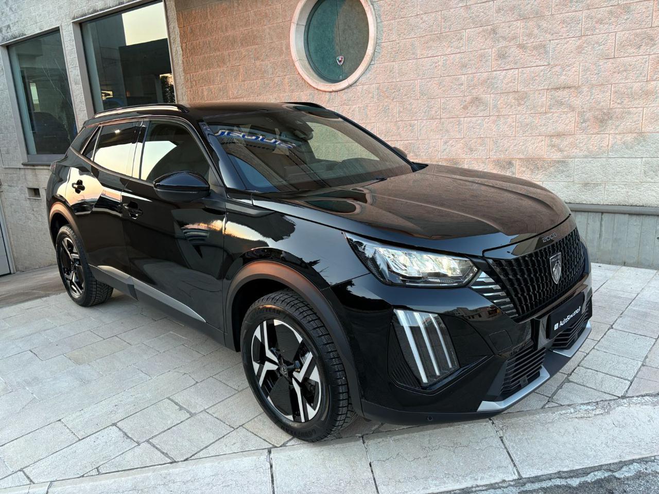 PEUGEOT 2008 Hybrid 145 e-DCS6 Allure. - 3