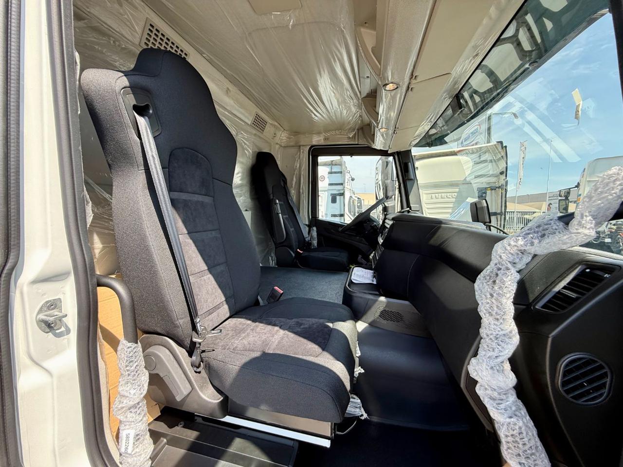 IVECO T-WAY AD410T540 - 9