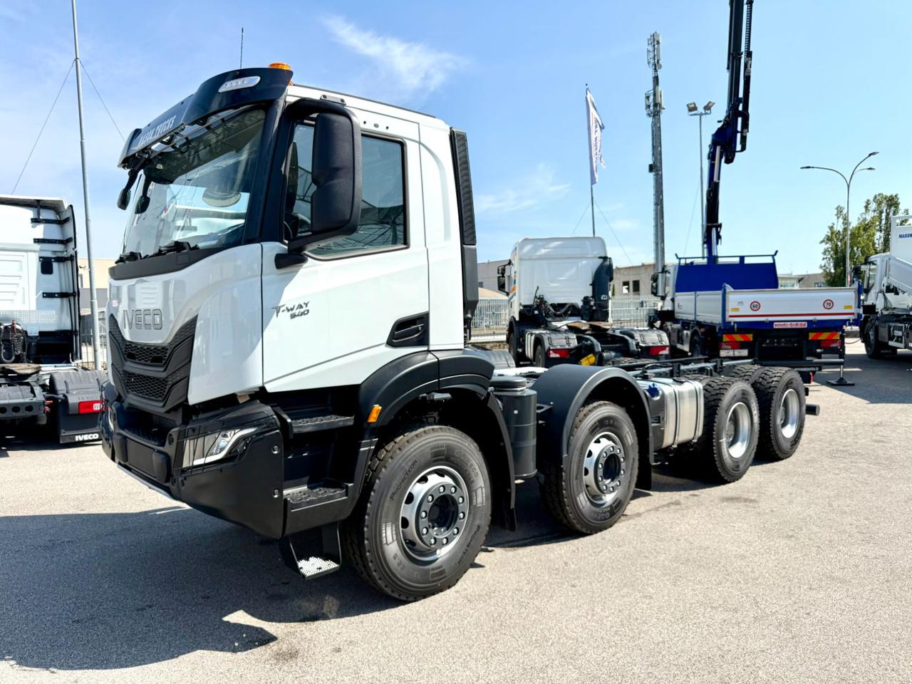 IVECO T-WAY AD410T540 - 2