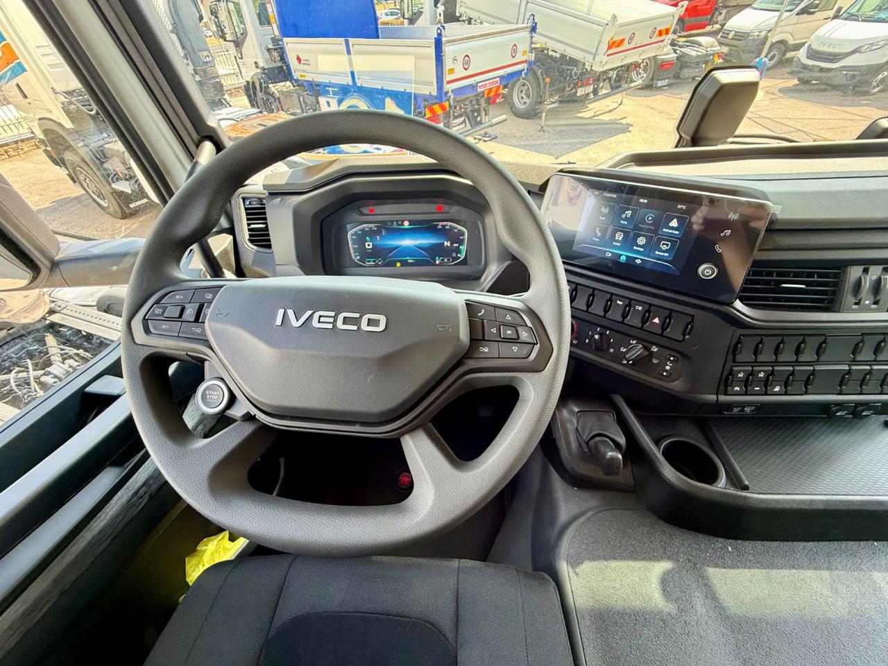 IVECO T-WAY AD410T540 - 11