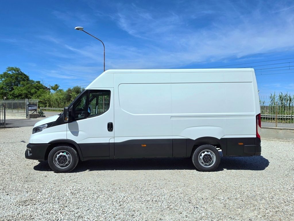 IVECO DAILY  35S16 V E6 FURGONE PASSO MEDIO L3 H2 - 16