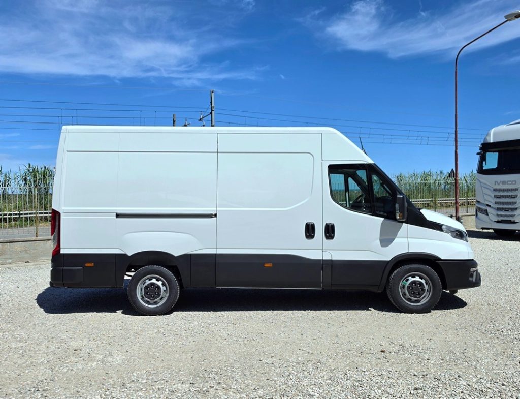 IVECO DAILY  35S16 V E6 FURGONE PASSO MEDIO L3 H2 - 4