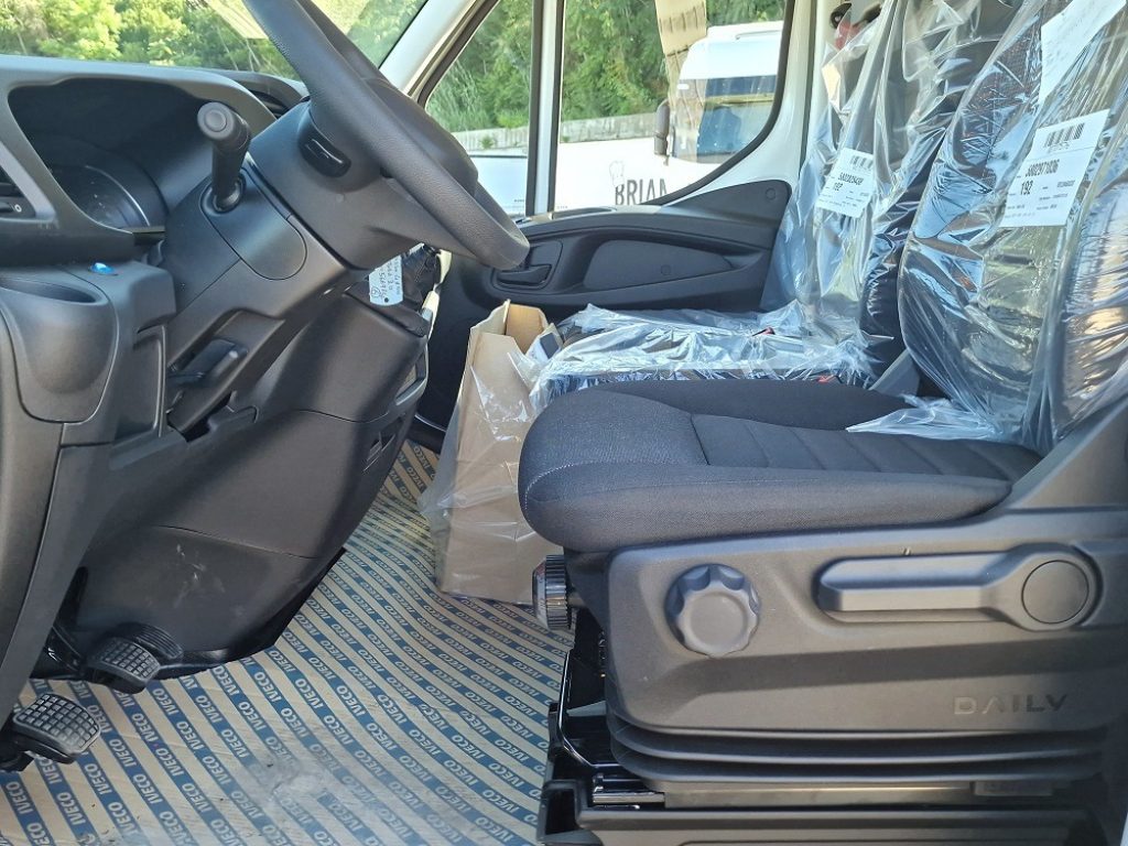 IVECO DAILY  35C16 NUOVO CASSA FURGONE 4,30 - 7
