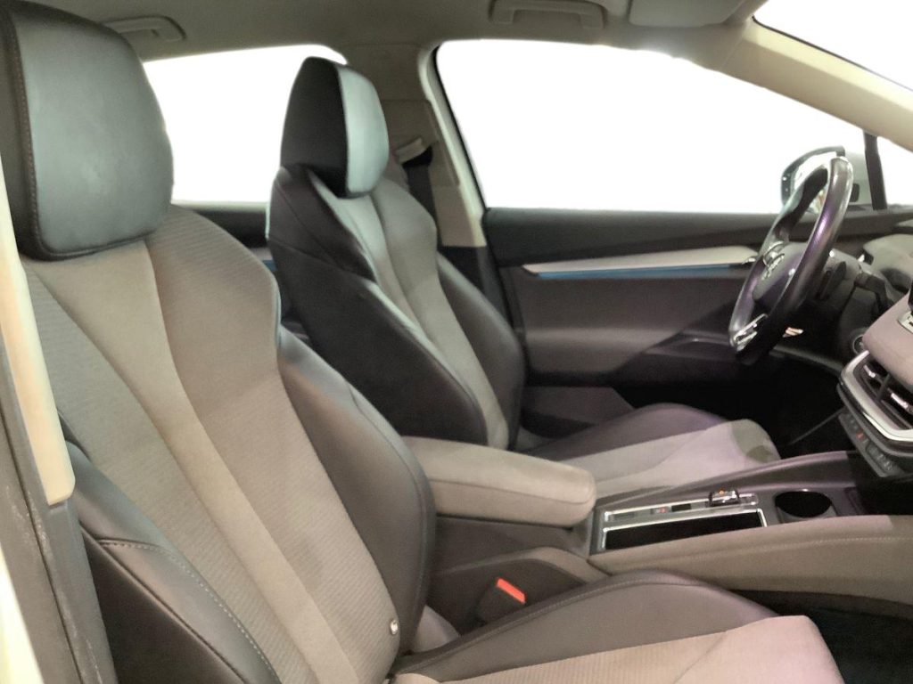 SKODA Enyaq iV 60 Executive - 10
