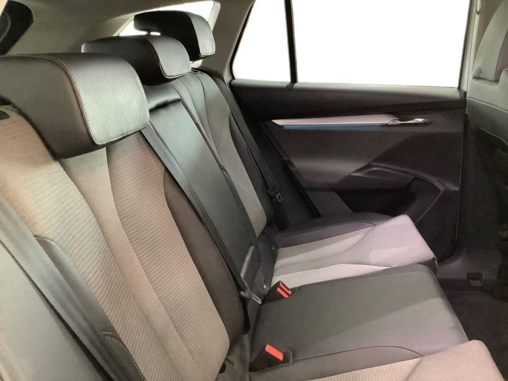 SKODA Enyaq iV 60 Executive - 11