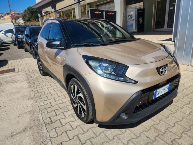 TOYOTA Aygo X Oro metallizzato