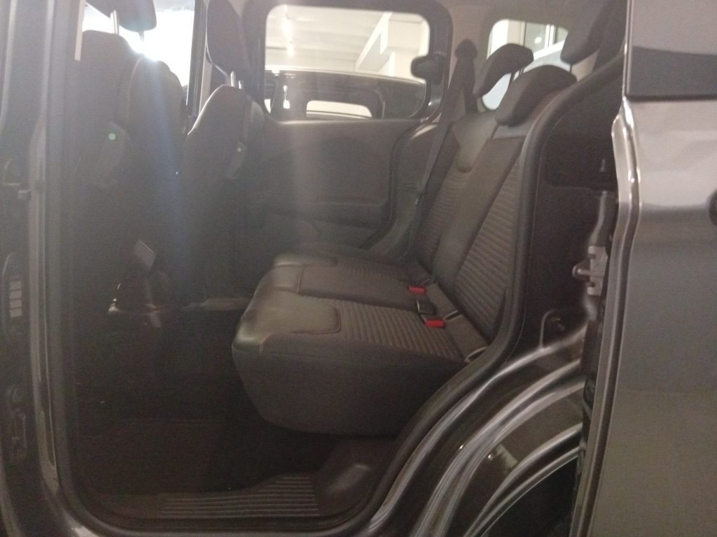 FORD Tourneo Courier 1.5 TDCi 100 cv Sport - 11