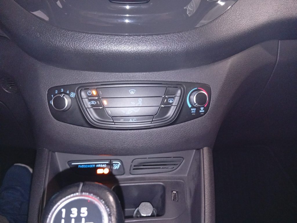 FORD Tourneo Courier 1.5 TDCi 100 cv Sport - 19