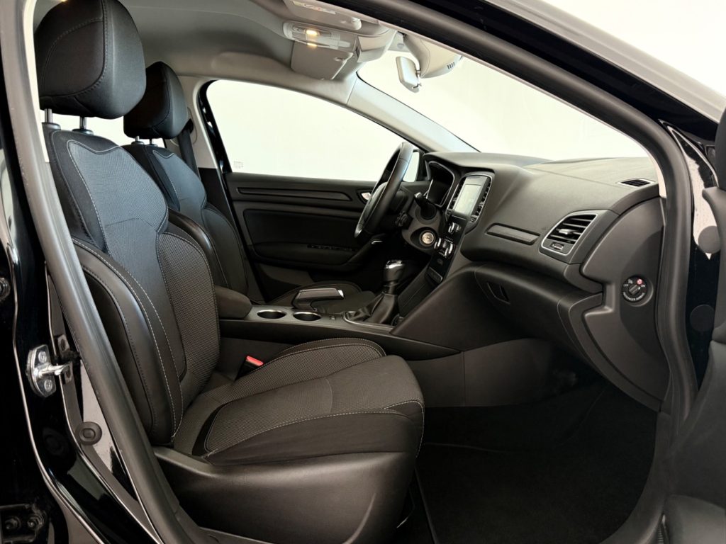 RENAULT Megane Mégane Sporter TCe 115 CV FAP Business - 18