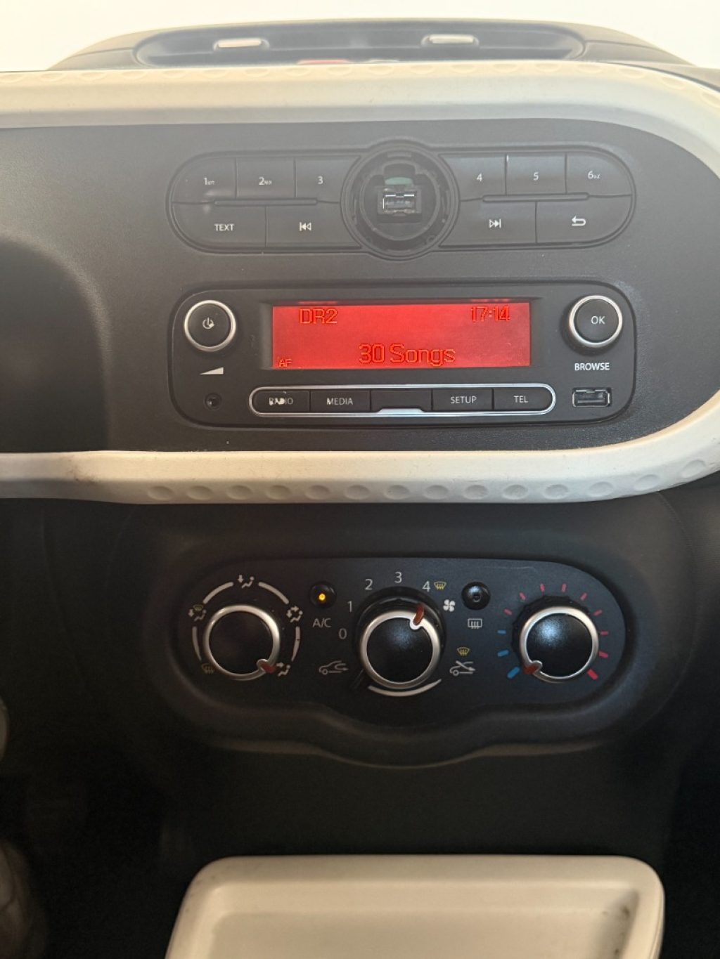RENAULT Twingo 1.0 SCe Wave - 14