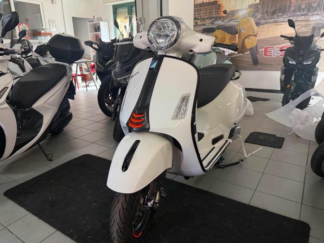 VESPA GTS 310 SuperSport Bianco pastello