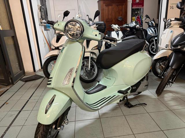 VESPA Primavera 125 Verde amabile  metallizzato