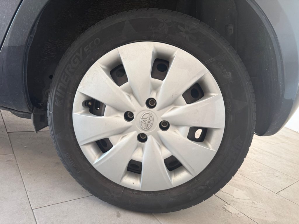 TOYOTA Yaris 1.0 5PORTE Sol - 8