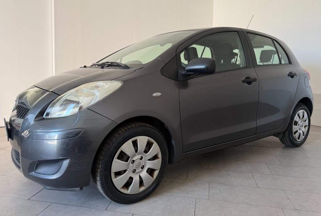TOYOTA Yaris 1.0 5 porte Luxury pack - 3