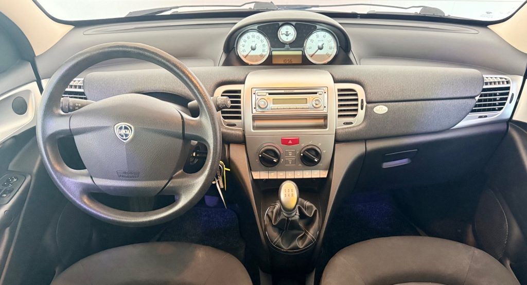 LANCIA Ypsilon 1.2 69 CV Argento - 12