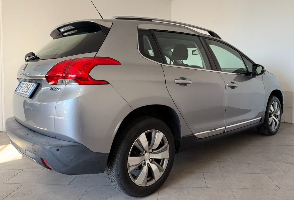PEUGEOT 2008 1° serie PureTech 82 Allure - 6