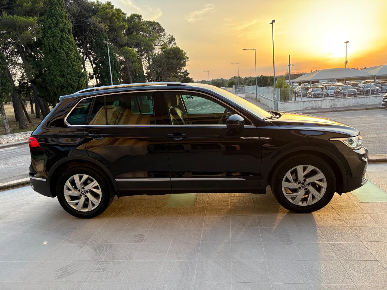 VOLKSWAGEN Tiguan 2.0 TDI 150 CV SCR DSG Elegance VIRTUAL - 4