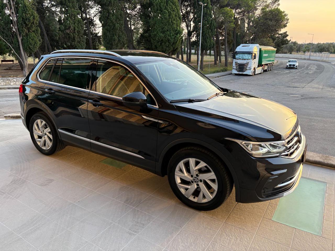 VOLKSWAGEN Tiguan 2.0 TDI 150 CV SCR DSG Elegance VIRTUAL - 3