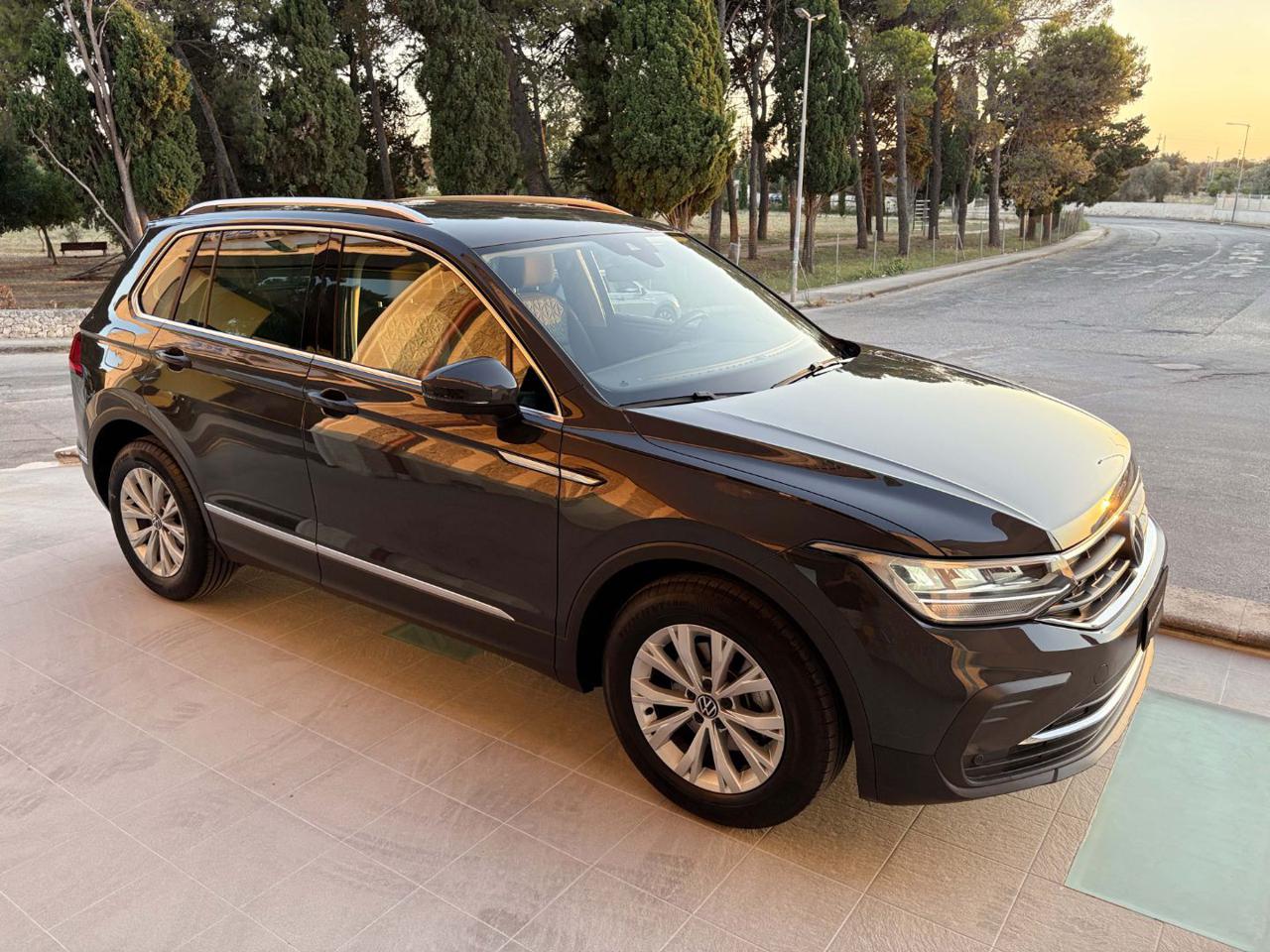 VOLKSWAGEN Tiguan 2.0 TDI 150 CV SCR DSG Life - 3