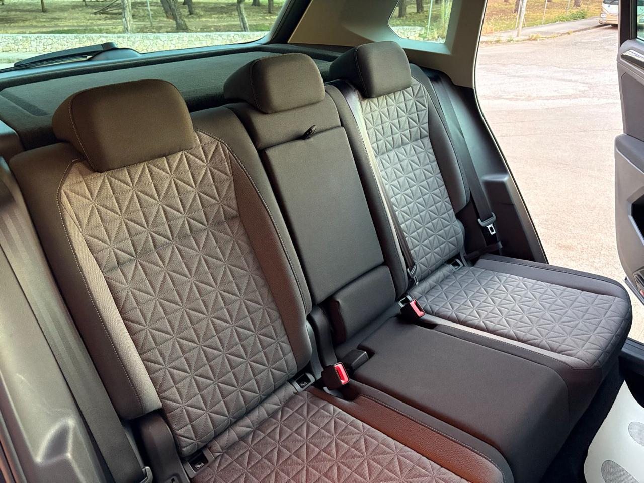 VOLKSWAGEN Tiguan 2.0 TDI 150 CV SCR DSG Life - 18