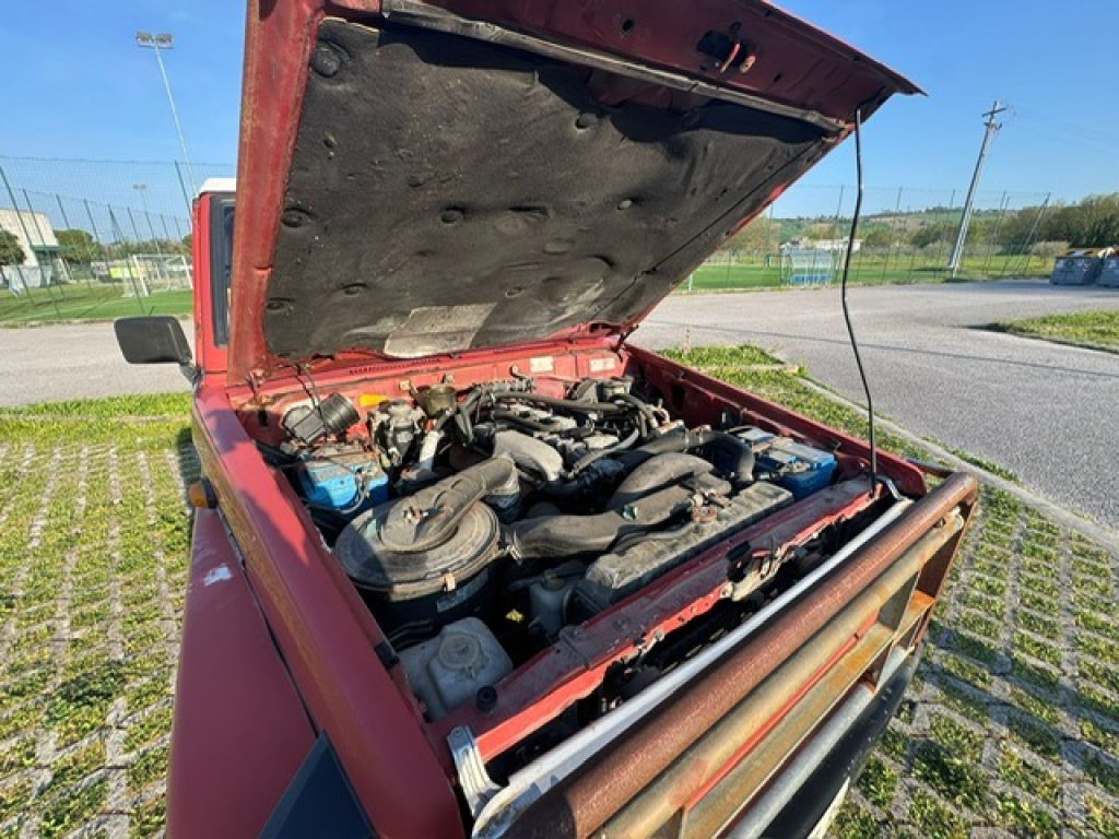 TOYOTA Land Cruiser 2.5 turbodiesel hard-top Bj-73 - 5