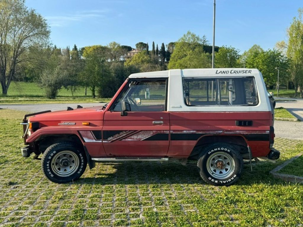 TOYOTA Land Cruiser 2.5 turbodiesel hard-top Bj-73 - 4