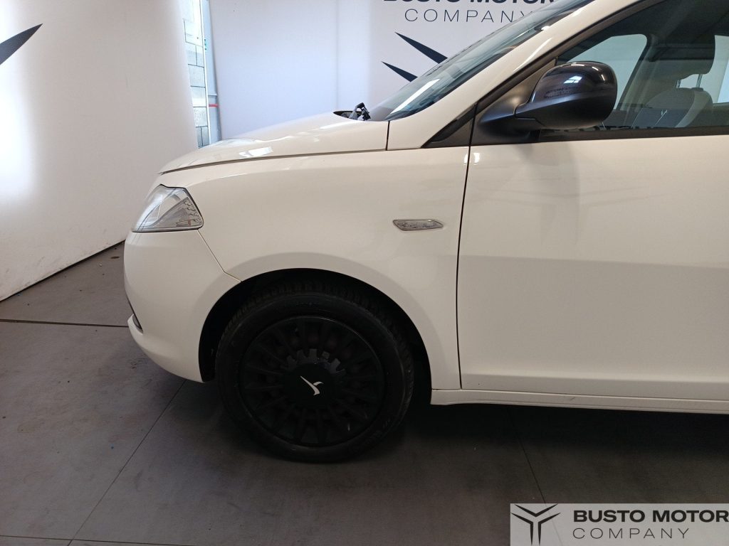LANCIA Ypsilon Ypsilon 1.2 8v Gold c/CL 69cv E6 - 7