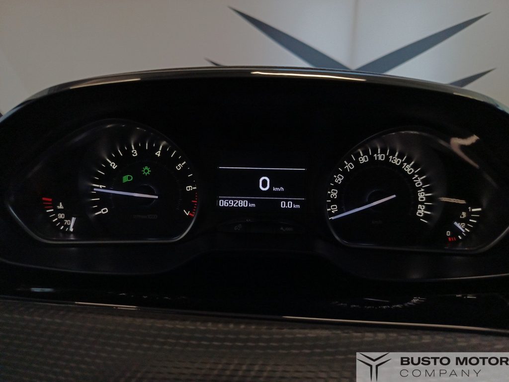 PEUGEOT 208 208 5p 1.2 puretech Allure s&s 82cv neopatentati - 12