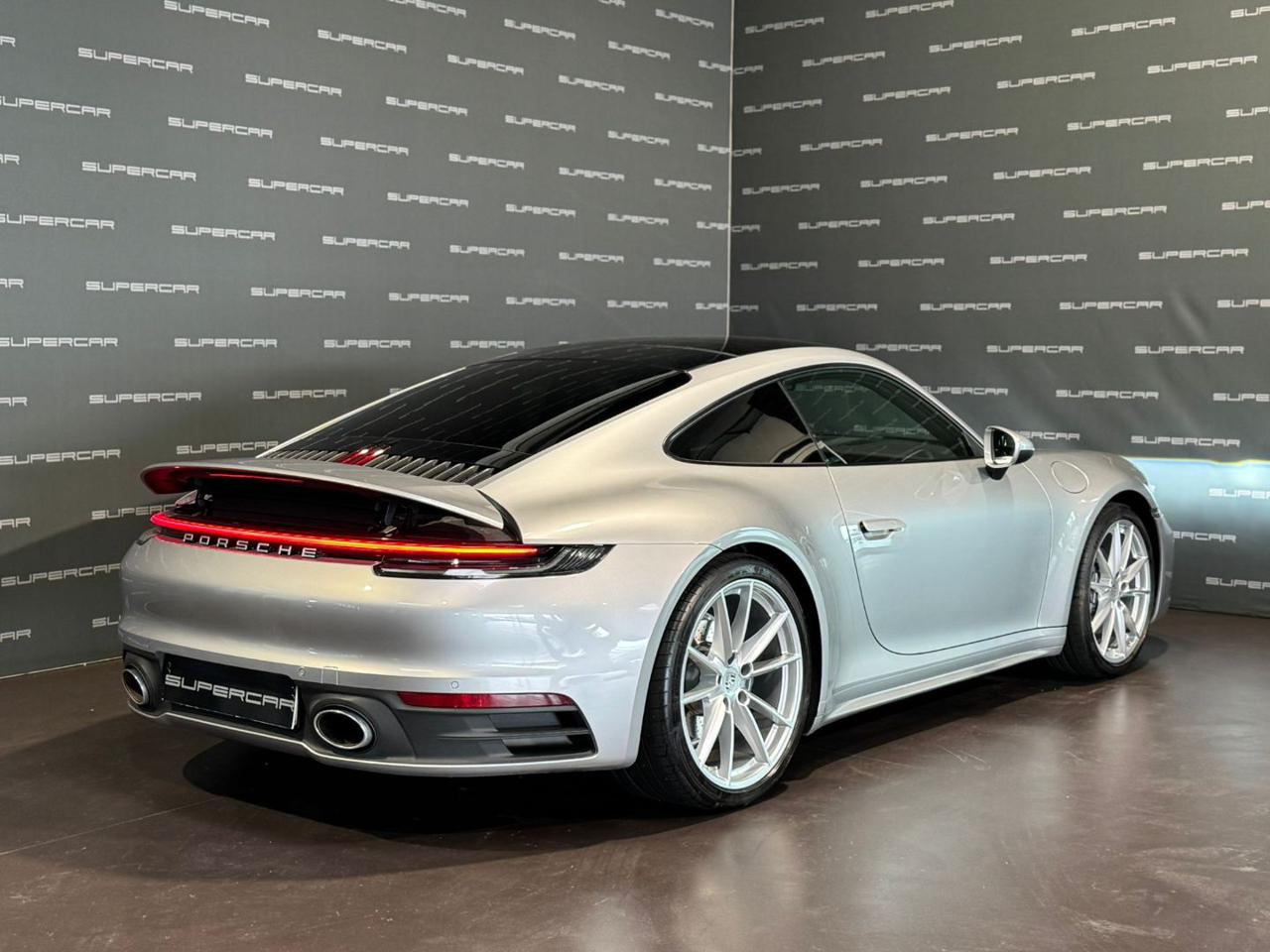 PORSCHE 911 Carrera - 3