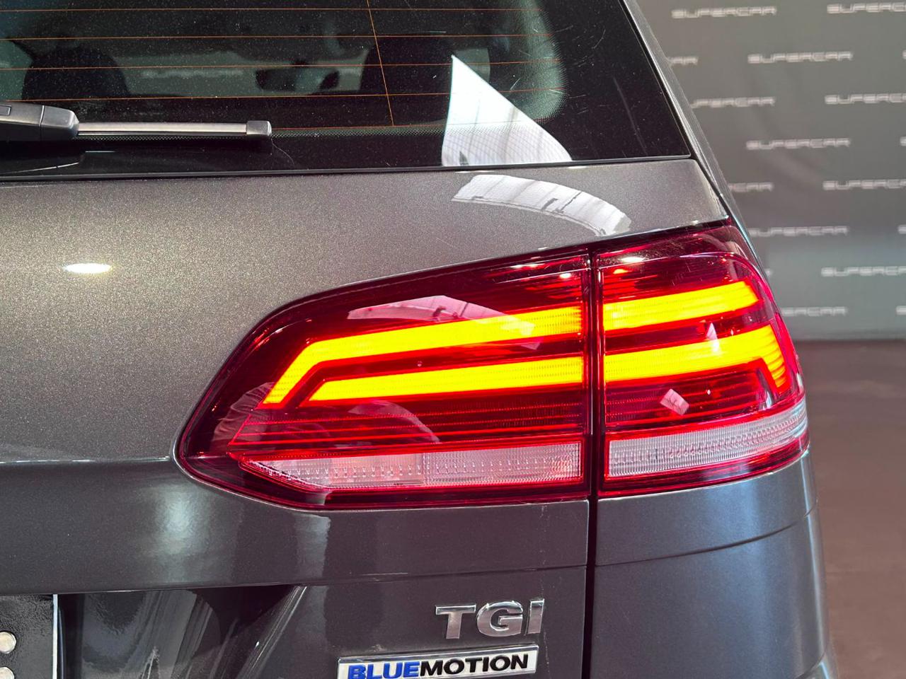 VOLKSWAGEN Golf Variant 1.4 TGI DSG Executive BlueMotion - 6