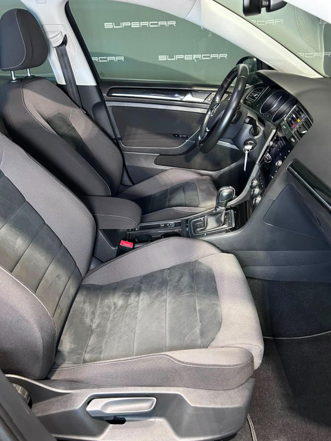 VOLKSWAGEN Golf Variant 1.4 TGI DSG Executive BlueMotion - 12