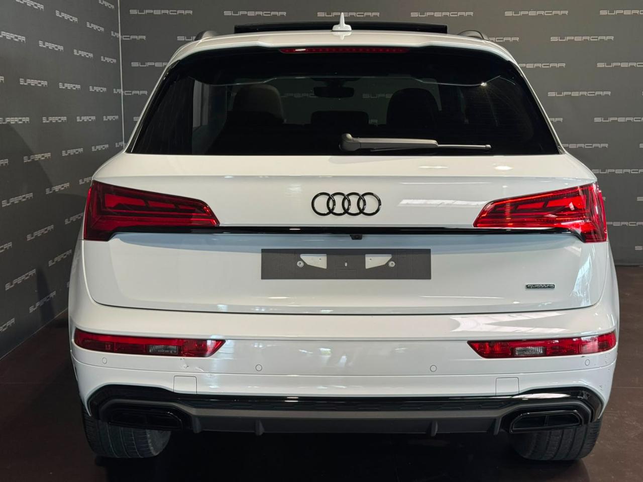 AUDI Q5 40 TDI 204 CV quattro S tronic Identity Black - 4