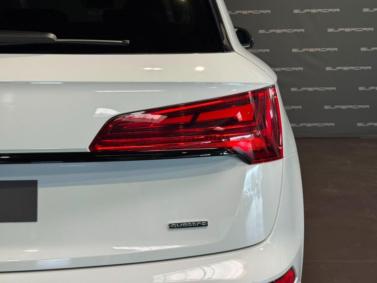 AUDI Q5 40 TDI 204 CV quattro S tronic Identity Black - 6