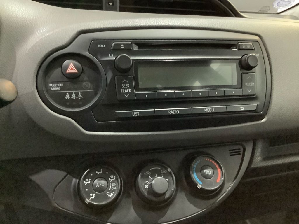 TOYOTA Yaris 1.4 D-4D 5 porte Cool - 16