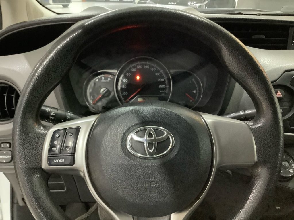TOYOTA Yaris 1.4 D-4D 5 porte Cool - 17