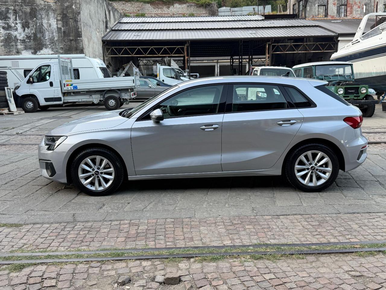 AUDI A3 SPB 30 TFSI S tronic Business HYBRID - 4