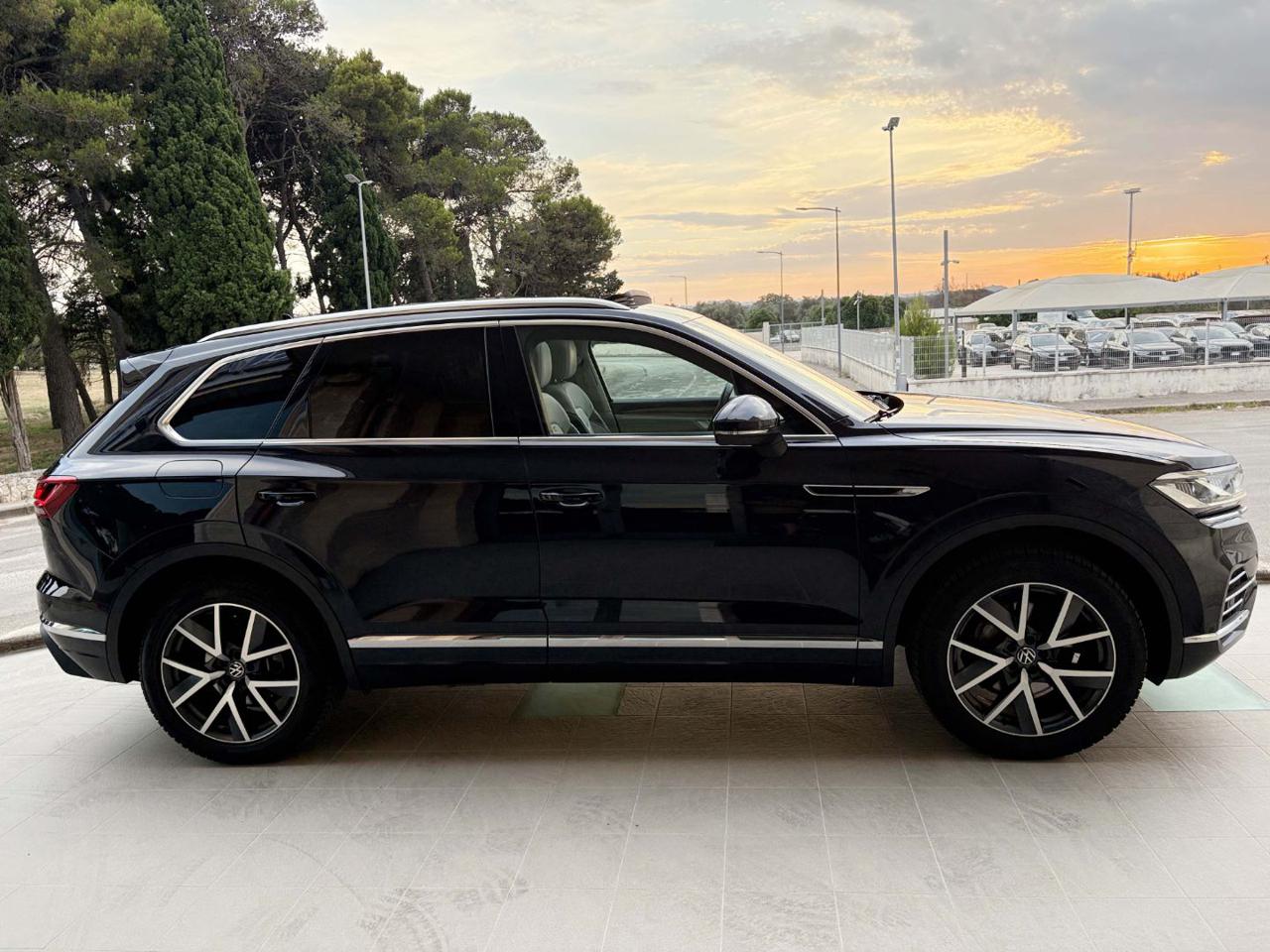 VOLKSWAGEN Touareg 3.0 V6 TDI SCR Elegance ESENTE DA SUPERBOLLO - 4
