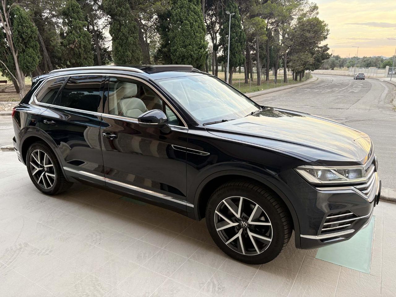 VOLKSWAGEN Touareg 3.0 V6 TDI SCR Elegance ESENTE DA SUPERBOLLO - 3