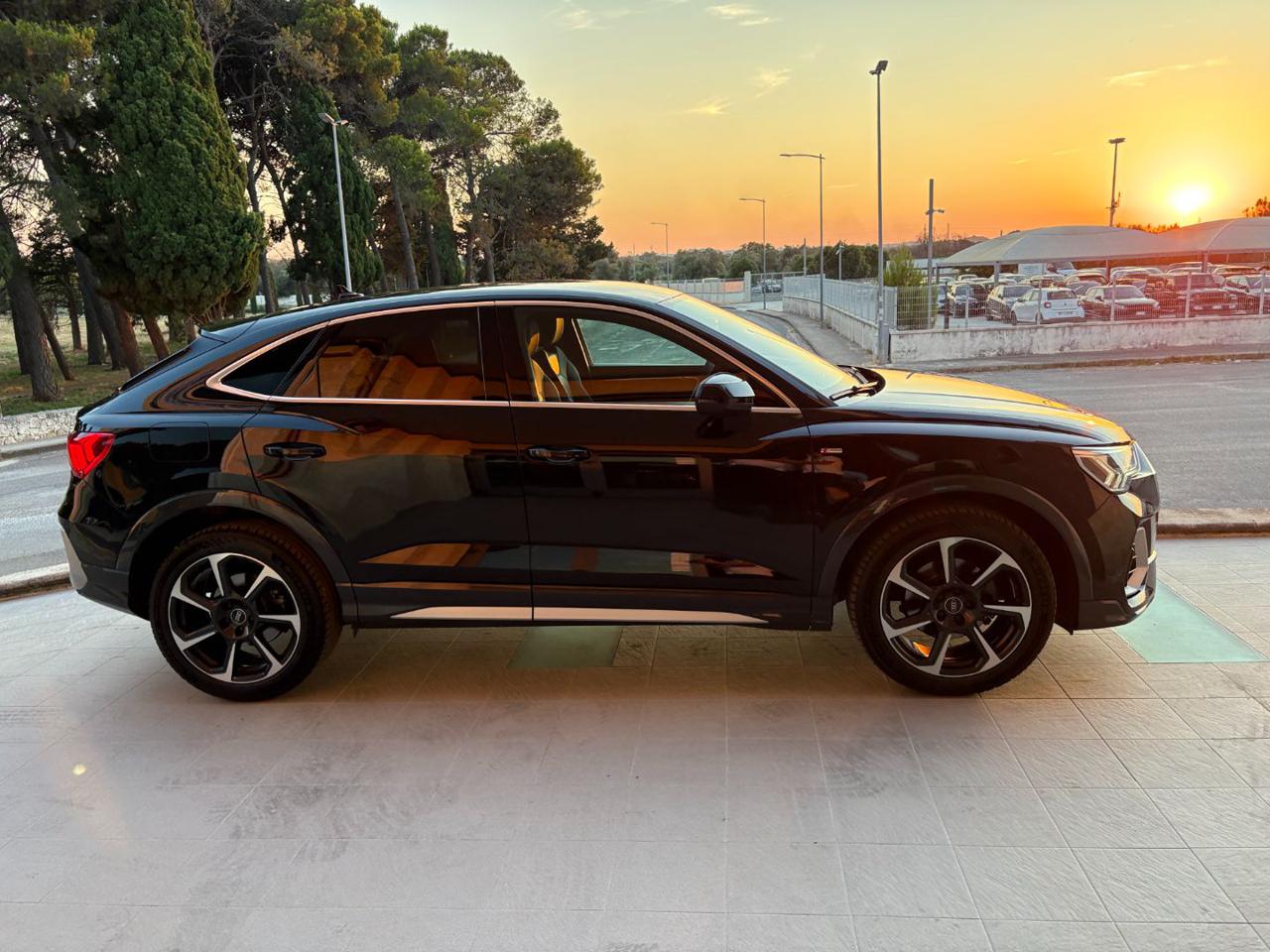AUDI Q3 SPB SPORTBACK 35 TDI quattro S tronic S line plus - 4